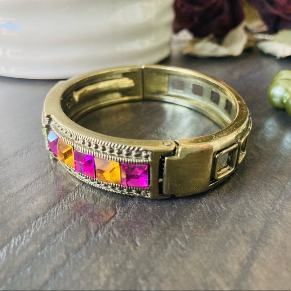 Heidi daus crystals bronze tone bangle and faux pearls toggle clasp bracelet. - Picture 6 of 12